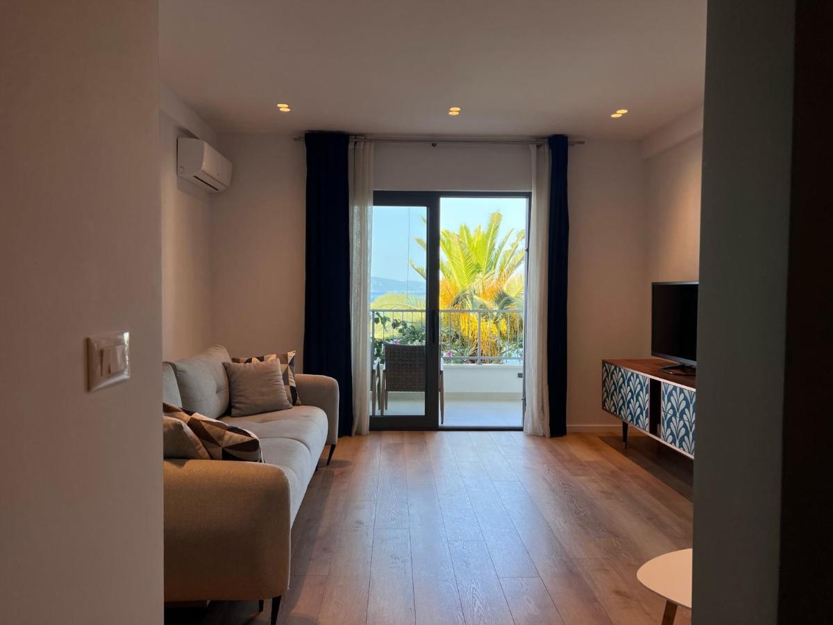 Beachfront Comfort Apartments Sinajko Podgora Eksteriør bilde
