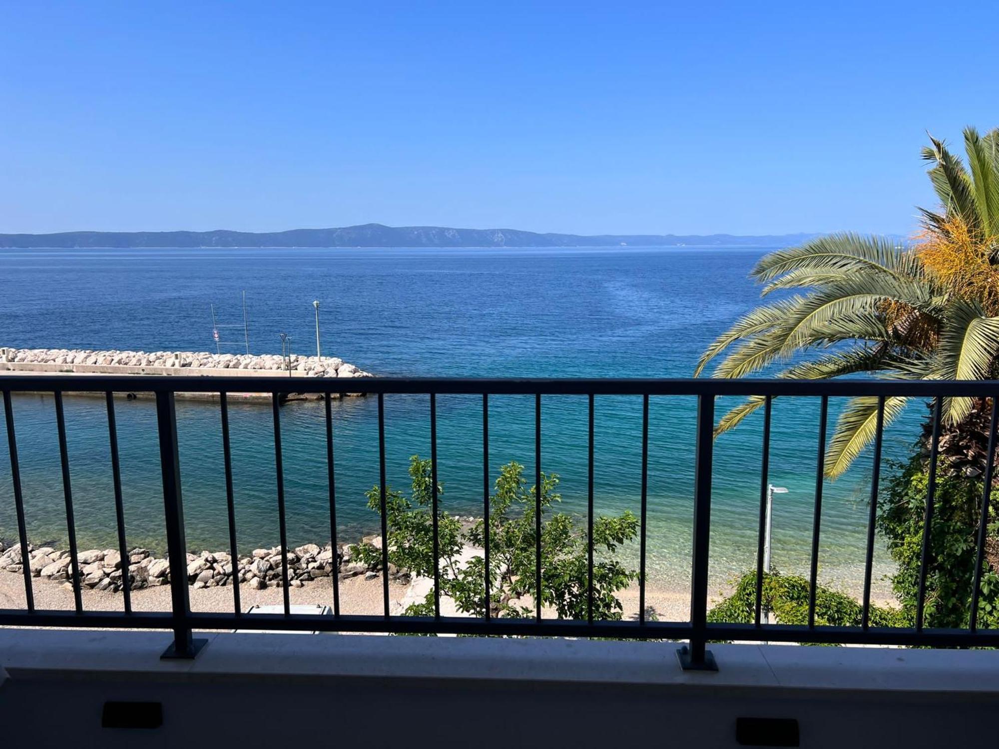 Beachfront Comfort Apartments Sinajko Podgora Eksteriør bilde
