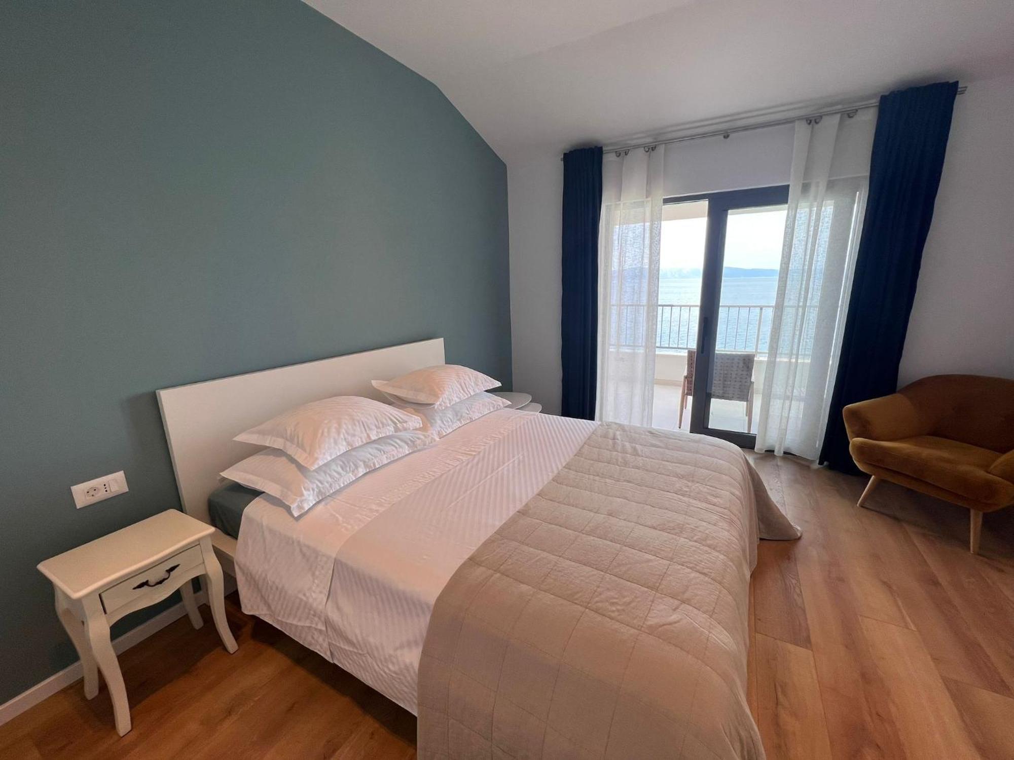 Beachfront Comfort Apartments Sinajko Podgora Eksteriør bilde